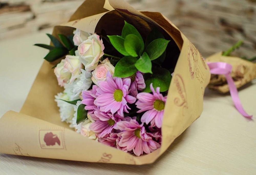 Букет цветов из: Розы и Хризантемы в Лесной Городок