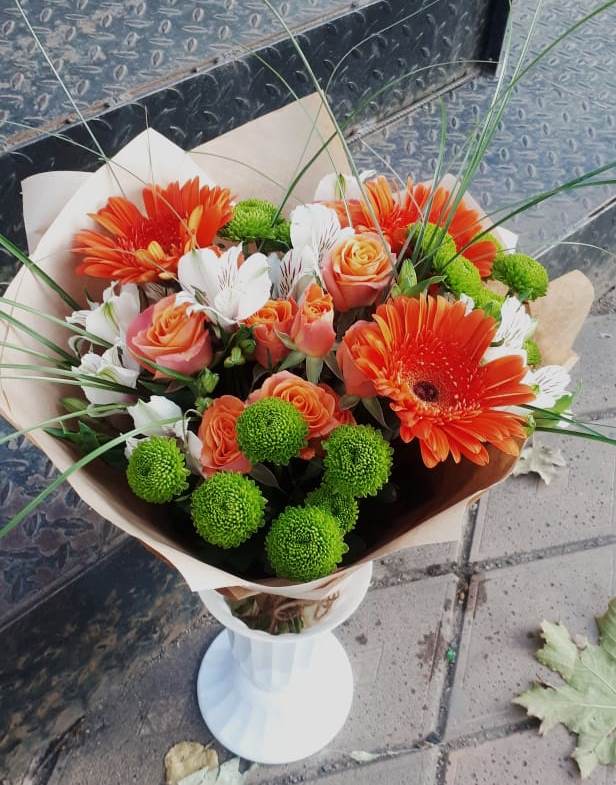 Букет цветов из: Герберы, Хризантемы, Альстромерии и Розы в Лесной Городок