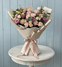 Букет цветов из:  Розы и Лизиантусы в Лесной Городок