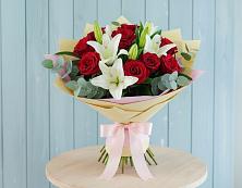Букет цветов из:  Лилии и Розы в Лесной Городок