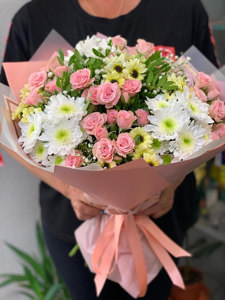 Букет цветов из: Розы и Хризантемы в Лесной Городок