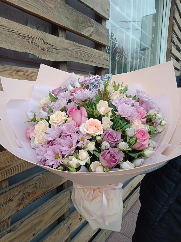 Букет цветов из: Розы и Хризантемы в Лесной Городок