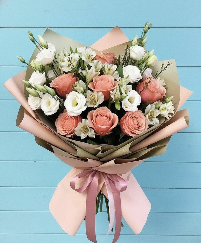 Букет цветов из: Розы, Альстромерии и Лизиантусы в Лесной Городок