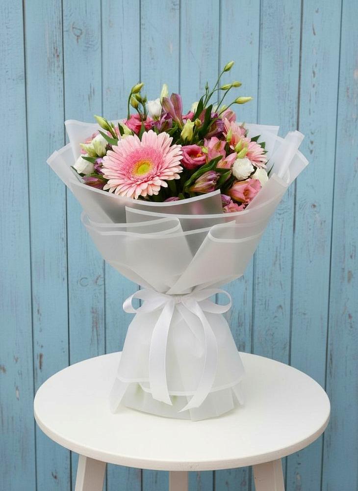 Букет цветов из: Герберы, Альстромерии и Лизиантусы в Лесной Городок