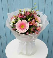 Букет цветов из:  Герберы, Альстромерии и Лизиантусы в Лесной Городок