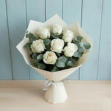 Букет Белые розы в Эвкалипте в Лесной Городок