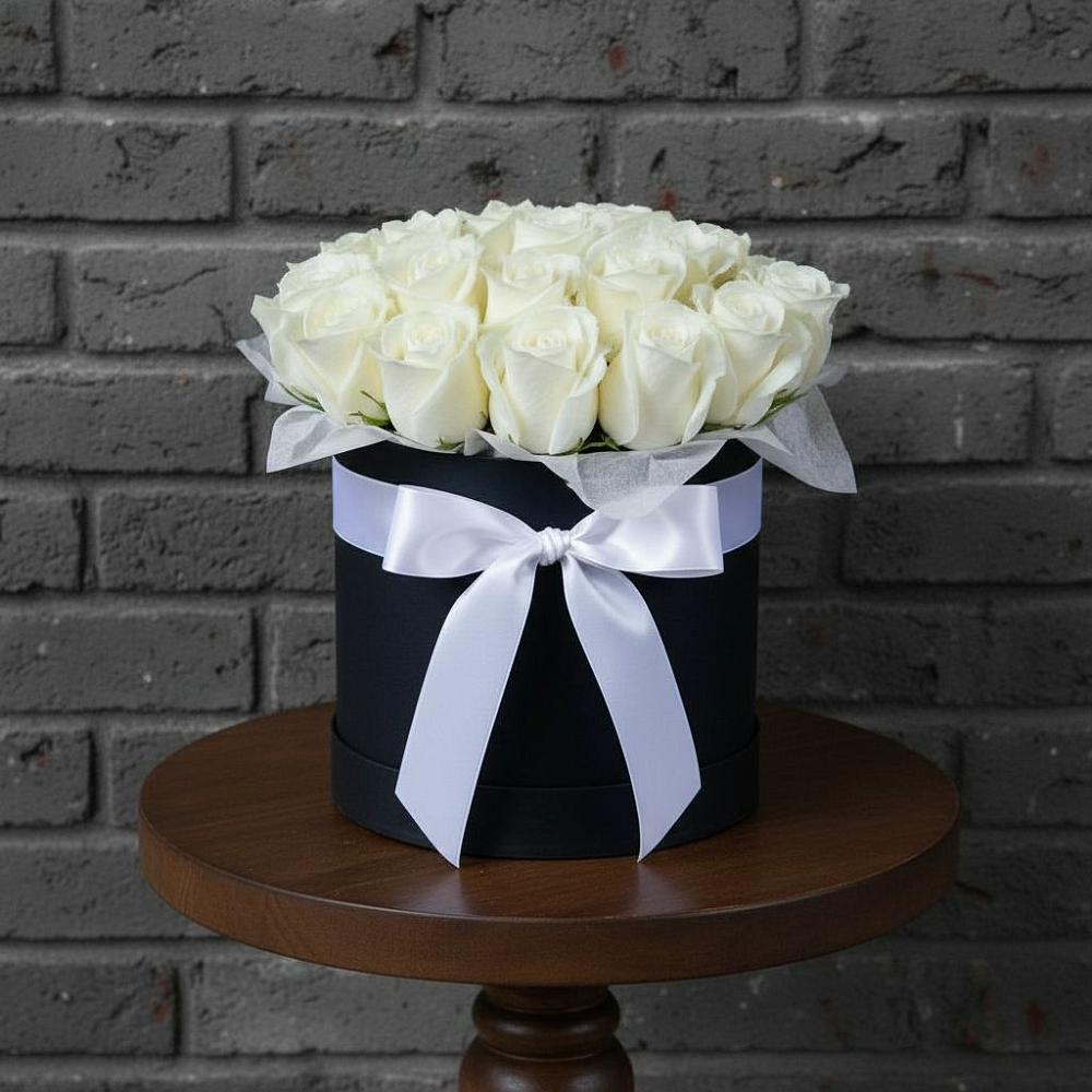 Цветочная композиция из Розы в шляпной коробке в Лесной Городок