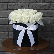 Цветочная композиция из Розы в шляпной коробке в Лесной Городок